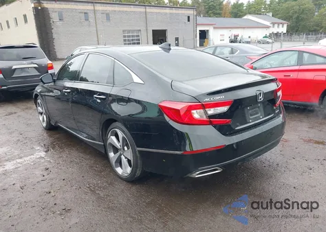 2018 Honda Accord Touring z USA, uszkodzony, nr VIN 1HGCV1F98JA026269